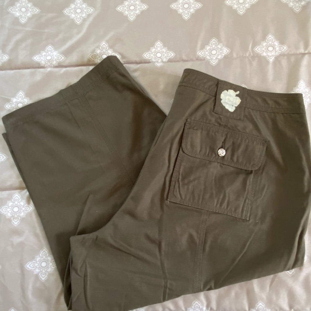 Women’s Capri Pants